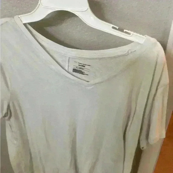 tek gear Tops - Women’s white t shirt -XL